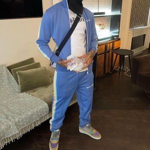 Meet your Posher, Josh